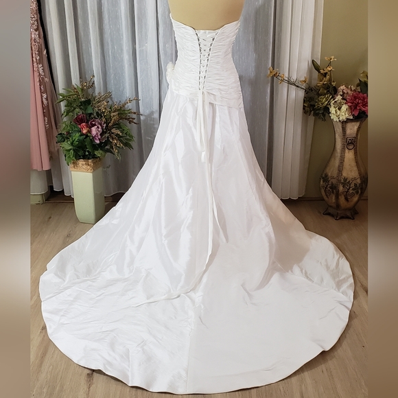 Da Vinci Wedding Gown - Picture 5 of 7